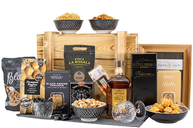 AUTHENTIC - GIFT BASKET with BLACK FOREST WHISKY