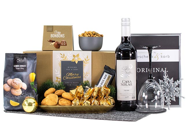 FESTIVE CHEERS | CHRISTMAS GIFT WITH WINE