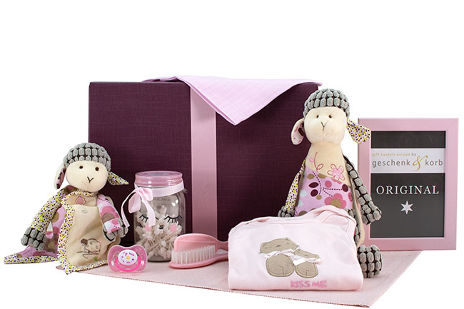 KISS ME | BABY GIFT BOX FOR NEWBORN GIRLS