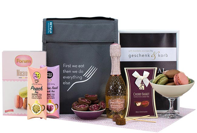 CHARMING CHIC SURPRISE | GIFT BASKET FOR WOMEN