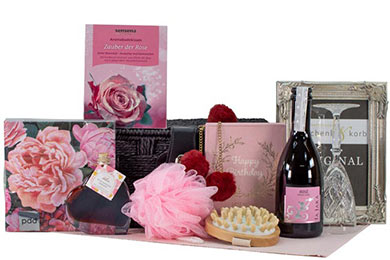 FOR WOMEN a WOW BIRTHDAY GIFT BASKET