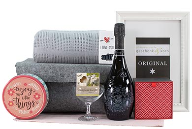 CARE PACKAGE - GIFT HAMPER FOR WOMEN 