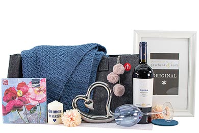 FOREVER IN THE HEART - GIFT BASKET 