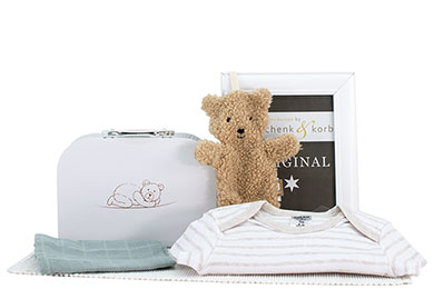 BABY GIFT BASKET- LIL CUPCAKE
