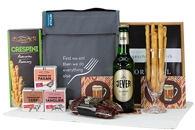 GIFT BASKET THE MAN CAVE CHILL GIFT for EUROPE