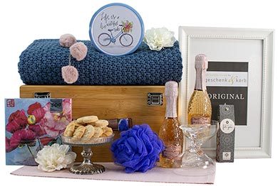 SURPRISE WITH OUR RELAX & ENJOY GIFT BASKET
