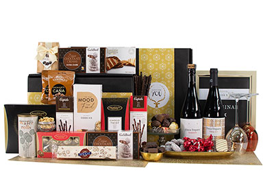 MERRY CHRISTMAS WINE DUO GIFT with TREATS