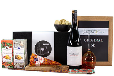 GIFT BOX WINE & CHEESE DELIGHT 